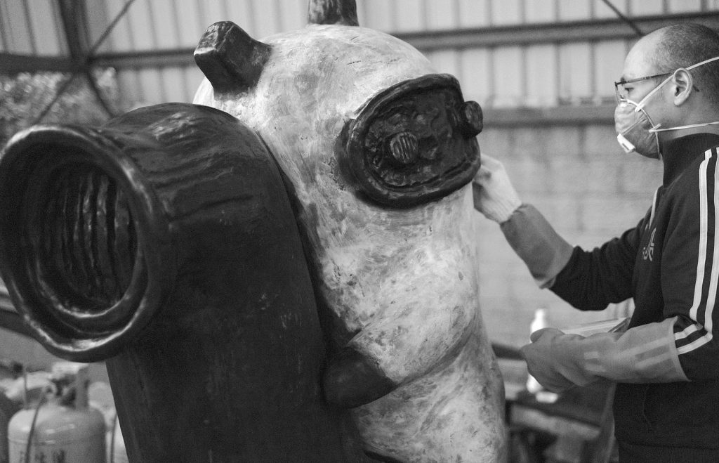 阿咧製作銅雕《馬蓋仙》的過程